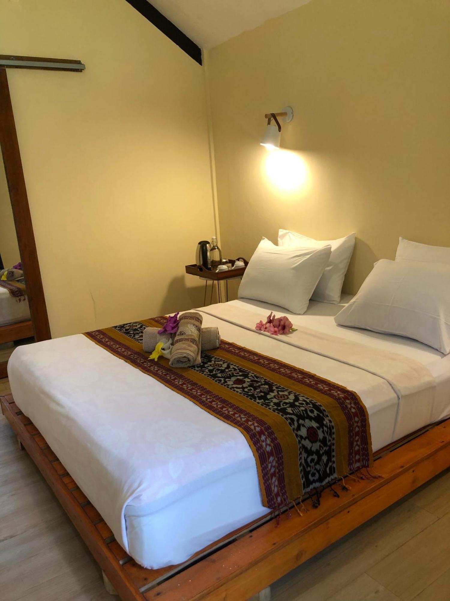 Hotel Waroeng Senaru Esterno foto