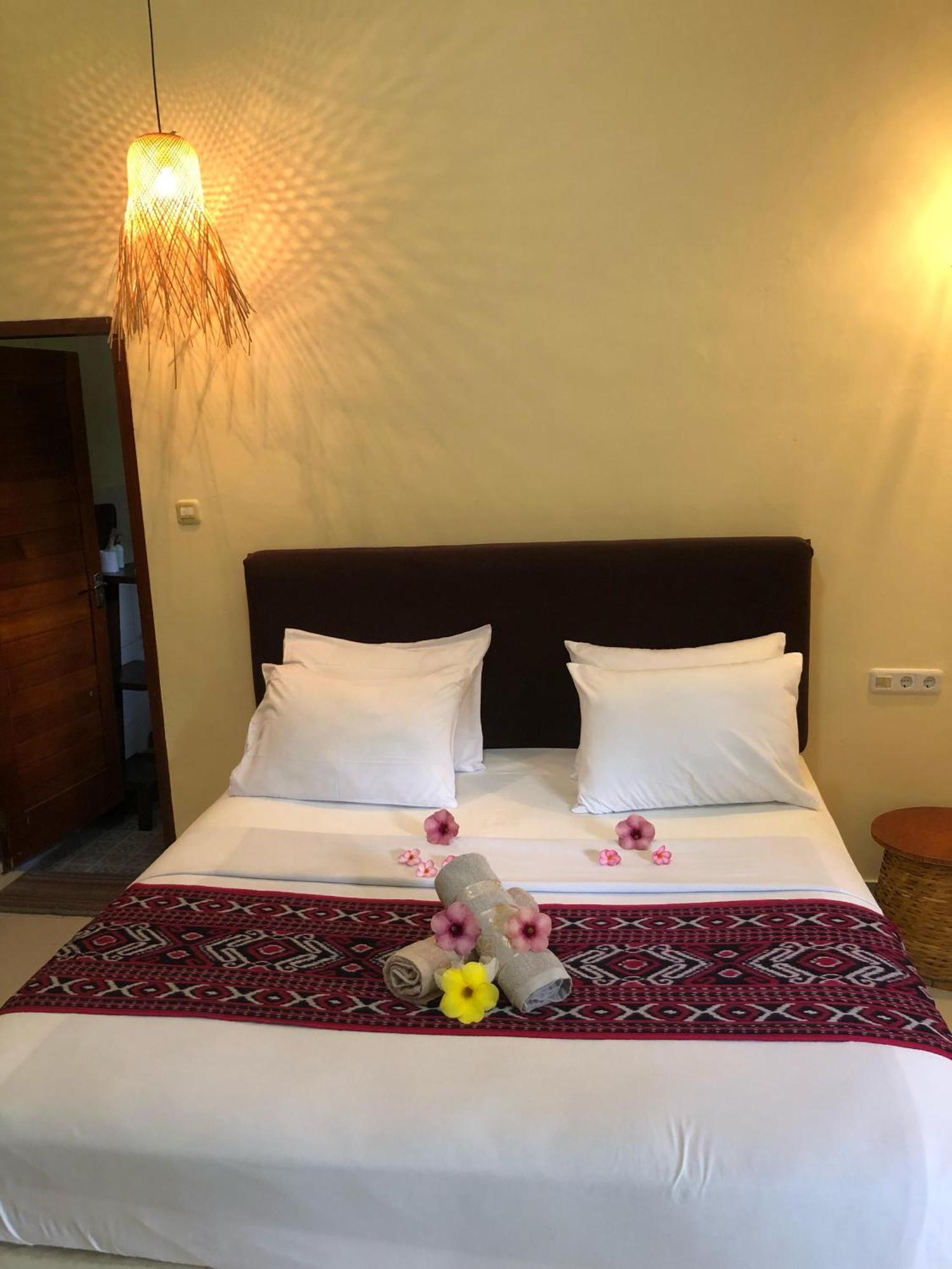 Hotel Waroeng Senaru Esterno foto
